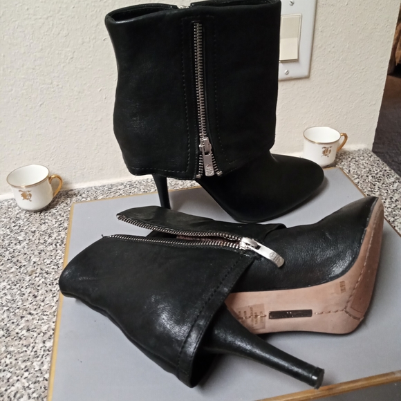 Vince Camuto Quale Aviator Moto Cuffed Ankle Booties - Picture 3 of 8